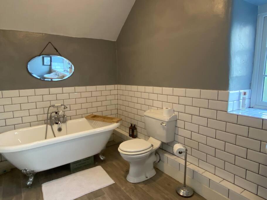 Farmhouse Cottage Set In Beautiful Countryside Oswestry Zewnętrze zdjęcie